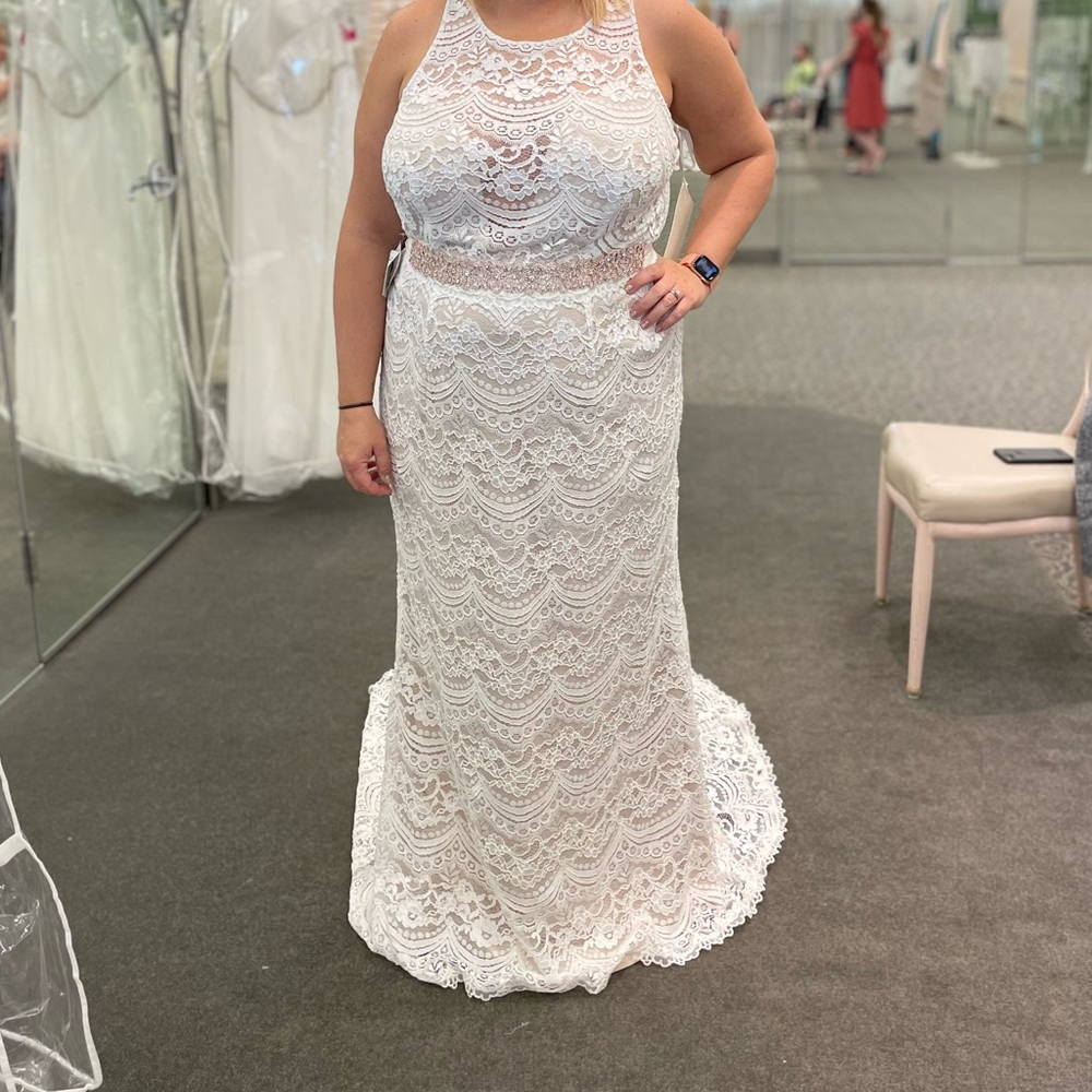 Ivory Lace Wedding dress.